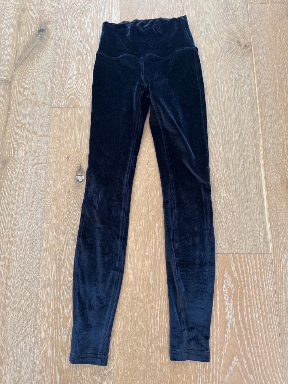 Lululemon black velour align tights